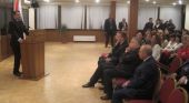 Премьер-министр вручил цветы и сертификаты лучшим учителям бесплатных центров обучения русскому языку в РА