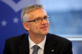 Премьер-министр Латвии: за технологиями 5G стоит многомиллионная индустрия