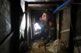 Полиция Китая обнаружила 40-метровый тоннель, прорытый контрабандистами в Гонконг