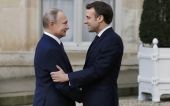Владимир Путин провел телефонный разговор с французским коллегой