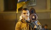 Оппозиция не намерена покидать Украинский дом в Киеве  
