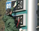 Союз нефтепромышленников: для водителей с небольшим доходом нужны "социальные заправки"