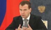Медведев присудил премии правительства РФ за 2013 год в области науки и техники