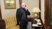 Путин обсудил с Меркель по телефону события на Украине