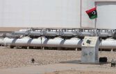 Парламент Ливии направил танки на восток страны для освобождения нефтяных портов