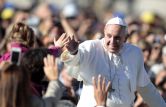 Мир отмечает первую годовщину избрания Франциска главой римско-католической церкви