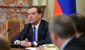  Премьер-министр РФ Дмитрий Медведев считает необходимым создать в Крыму особую экономическую зону.