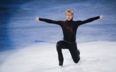 Плющенко впервые вышел на лед после операции