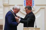 Избранный губернатор Санкт-Петербурга Георгий Полтавченко в среду официально вступил в должность