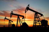 Американский эксперт: цена барреля нефти в 2015 году составит $50-85