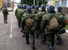Советник главы Украины раскритиковал военкомов за призыв в армию "наркоманов и идиотов"