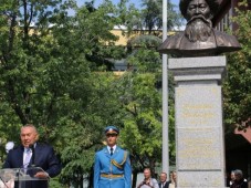 В Белграде открыт памятник знаменитому казахскому акыну