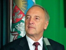 Президент Латвии: численный состав политических партий слишком мал
