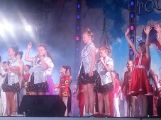 Участники фестиваля "Творчество юных" выступили на центральной площади Анапы
