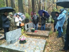 Участники фестиваля "Аэлита" почтили память выдающихся деятелей культуры Урала