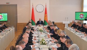 Александр Лукашенко провел совещание по работе АПК Витебской области