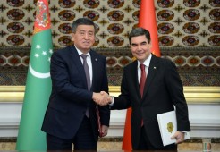 Президент Кыргызстана провел телефонный разговор с туркменским коллегой