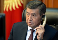Сооронбай Жээнбеков провел телефонный разговор с коллегой из Казахстана