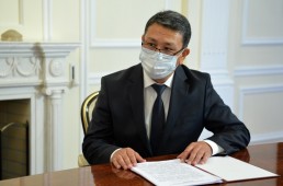 Сооронбай Жээнбеков принял председателя Совета судей