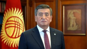 Сооронбай Жээнбеков поздравил кыргызстанцев с праздником Орозо айт