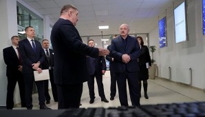 Александр Лукашенко посетил холдинг "Горизонт"