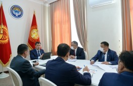 Президент Кыргызстана обсудил деятельность финансовых институтов своей страны