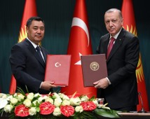 Садыр Жапаров подписал в Турции ряд документов