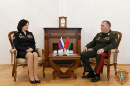 Замглавы Минобороны России встретилась с главой белорусского военного ведомства
