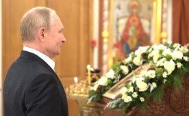 Владимир Путин поздравил православных верующих