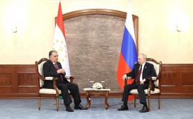 Владимир Путин в Бишкеке встретился со своим таджикским коллегой