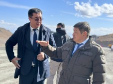 Глава Кабмина Акылбек Жапаров поручил построить смотровую площадку на территории перевала Тоо-Ашуу