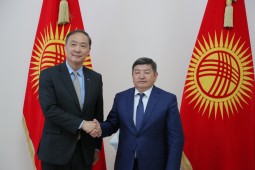 Глава Кабмина Акылбек Жапаров встретился с президентом KOICA Чанг Вон Сам
