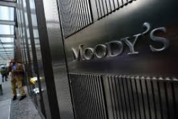 Российские индексы не отреагировали на снижение Moody`s рейтинга РФ